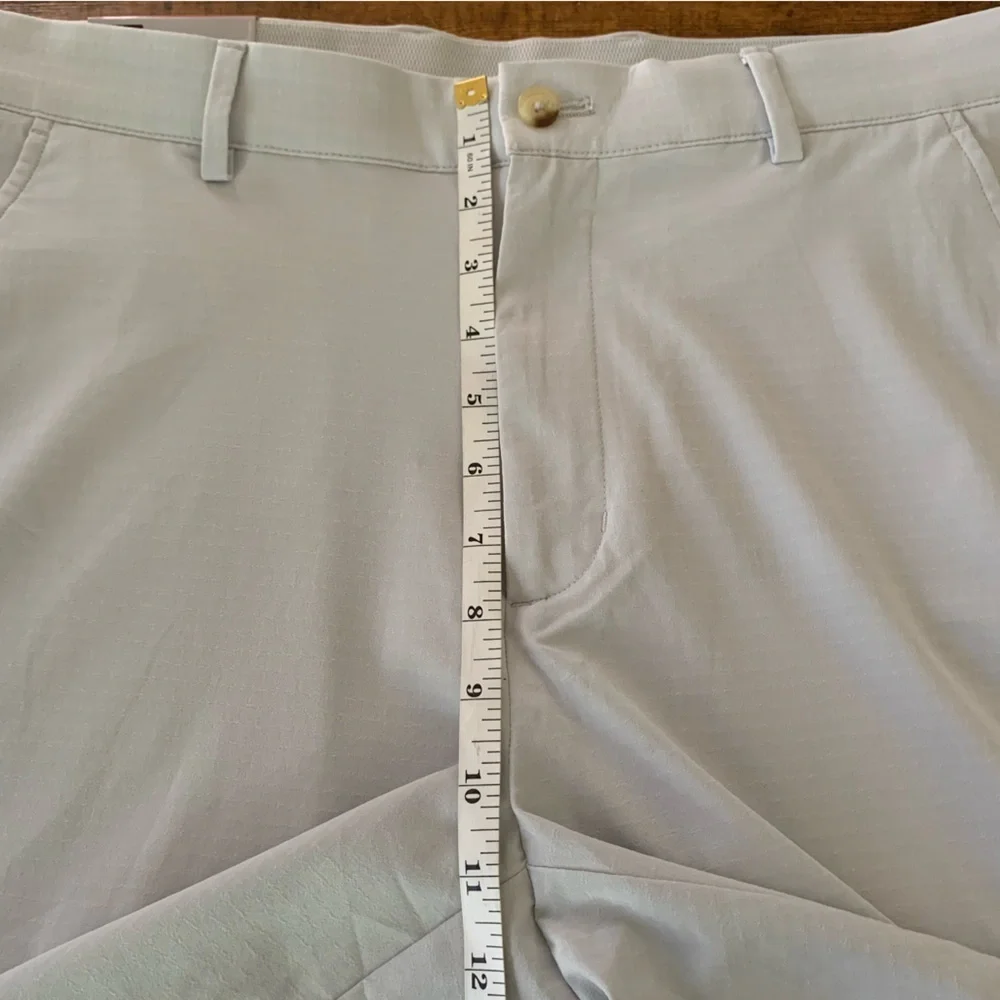 Greg Norman Light Gray Lightweight Stretch Golf Performance Shorts Sz 34